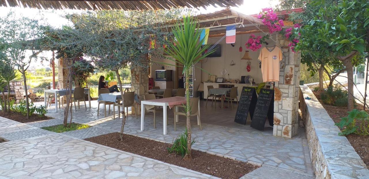 Guest House Solive Himare Bagian luar foto