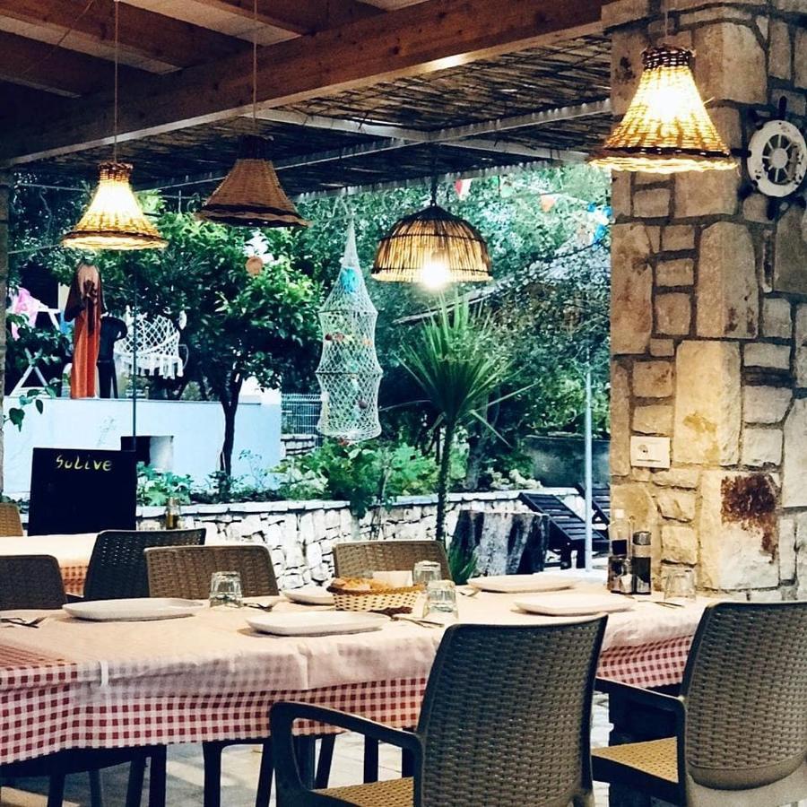 Guest House Solive Himare Bagian luar foto