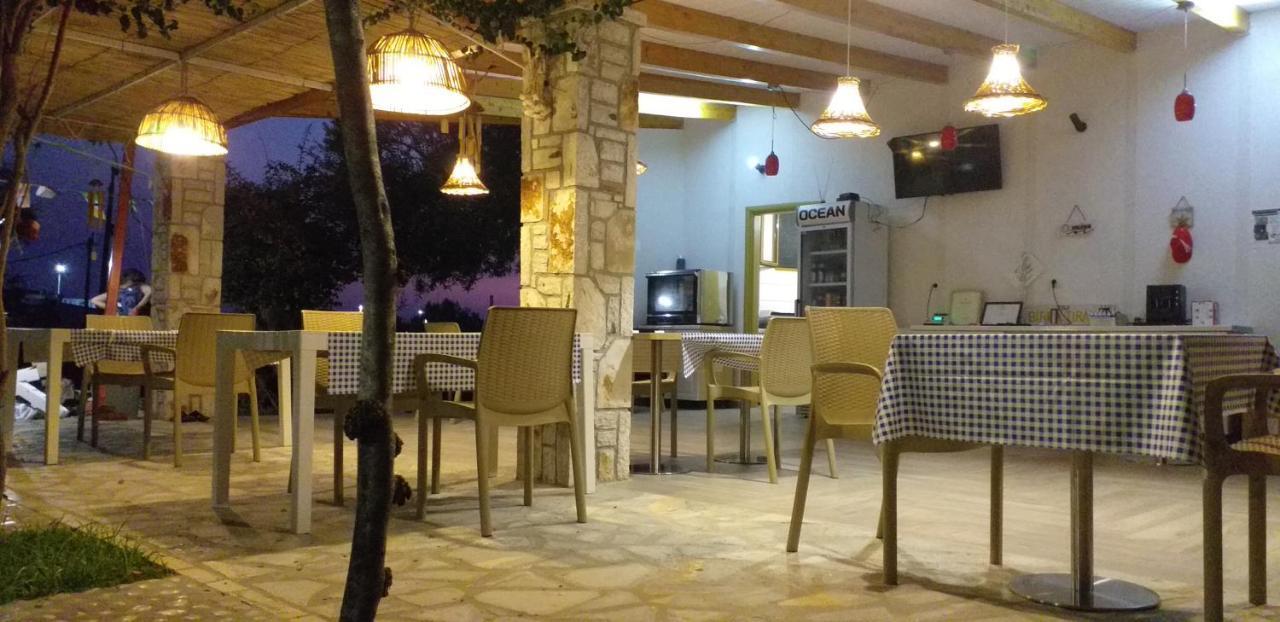 Guest House Solive Himare Bagian luar foto