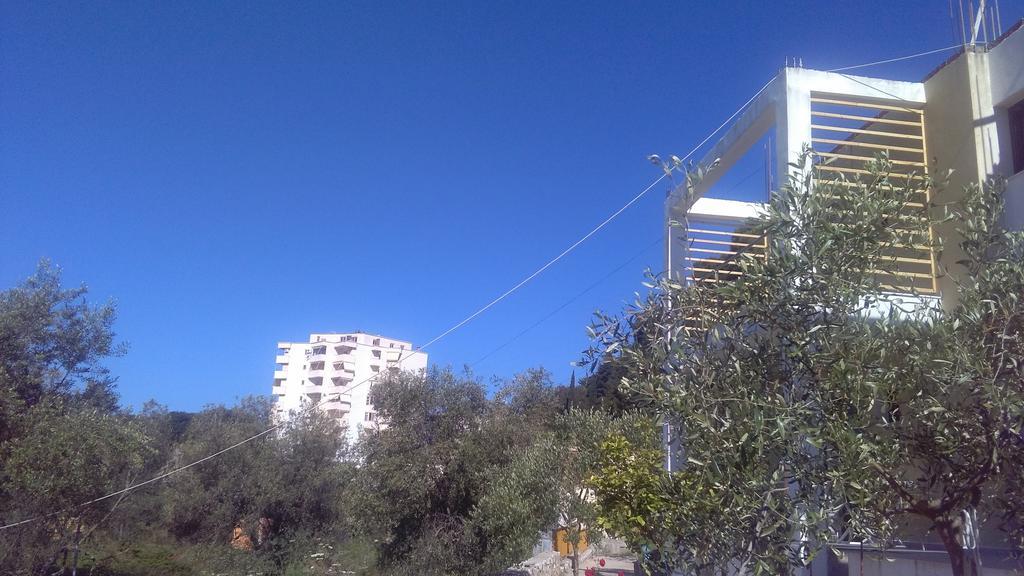 Guest House Solive Himare Bagian luar foto