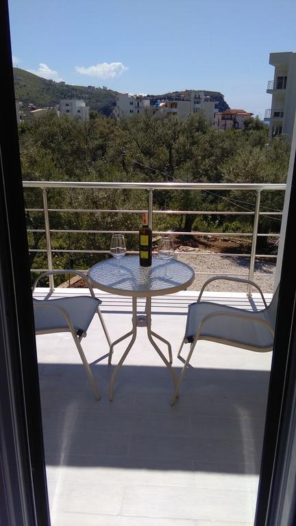 Guest House Solive Himare Bagian luar foto