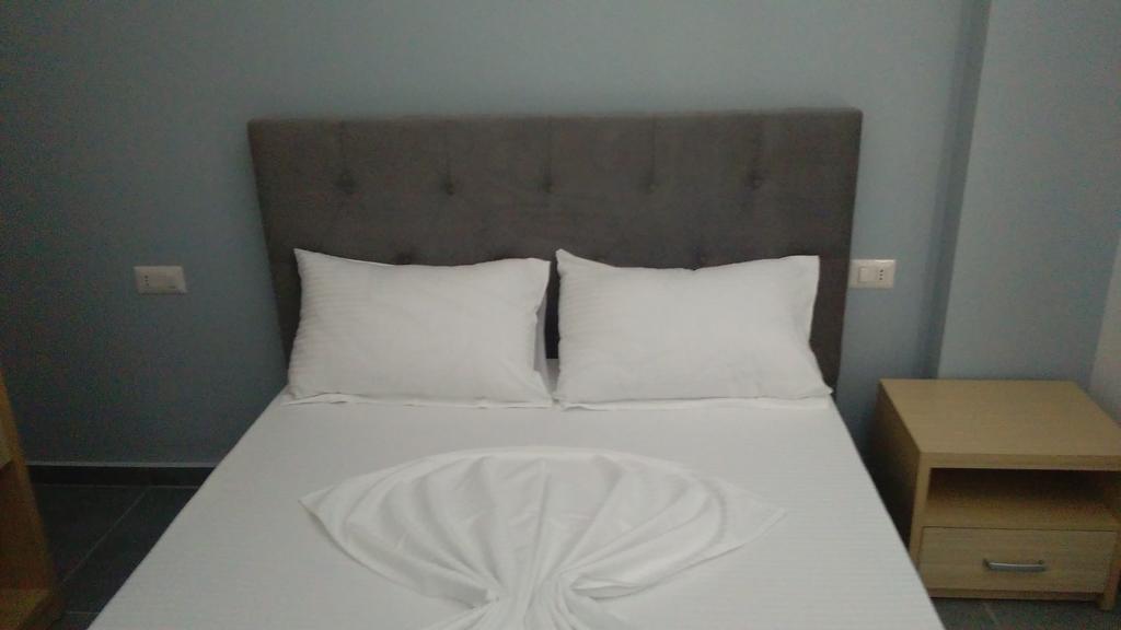 Guest House Solive Himare Bagian luar foto