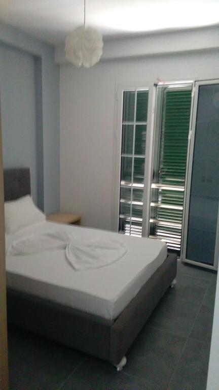 Guest House Solive Himare Bagian luar foto