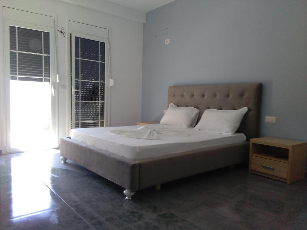Guest House Solive Himare Bagian luar foto