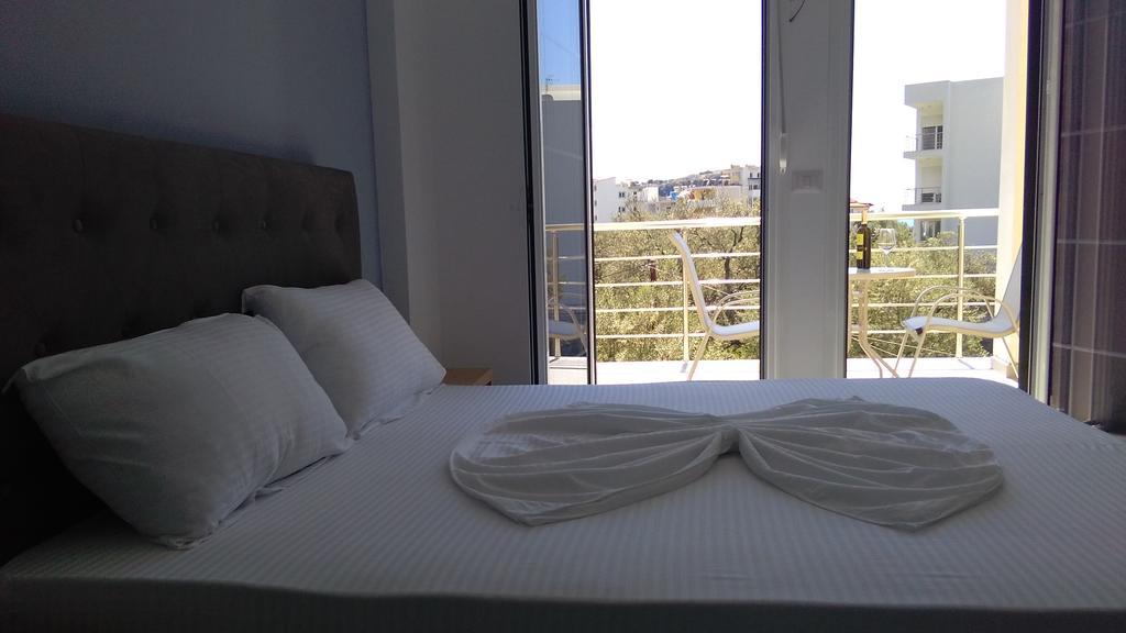 Guest House Solive Himare Bagian luar foto
