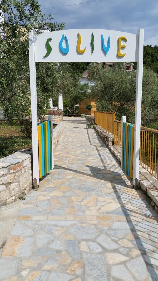 Guest House Solive Himare Bagian luar foto