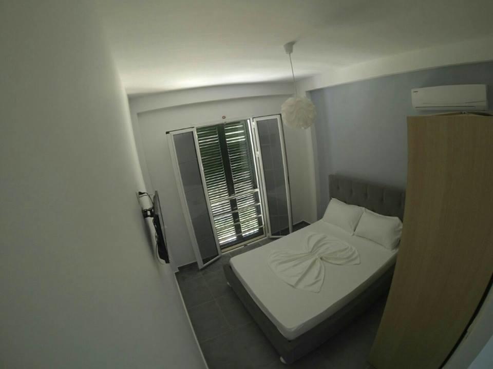 Guest House Solive Himare Bagian luar foto